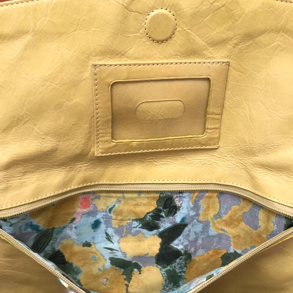 Lime green HOBO magnetic leather clutch - Picture 3 of 7